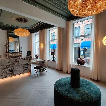 Dukes' Academie - By Dukes' Collection 4*