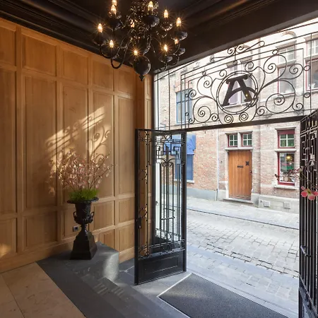 Dukes' Academie - By Dukes' Collection 4*